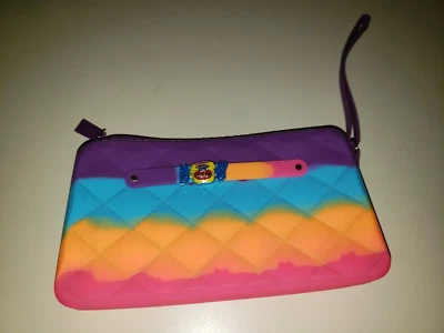 NUEVO Bolso de Goma para Damas con Correa para Muñequera American Jewel Goma GOMA Arco Iris RARO Foto 1 de 4
