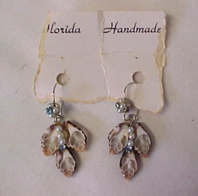 Pendientes de gancho de alambre vintage nuevos Estate Florida hechos a mano concha marina perlas estrás Foto 1 de 4