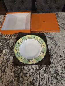 Hermes 11" Deep Round Platter Africa Green-Yellow - Picture 1 of 15