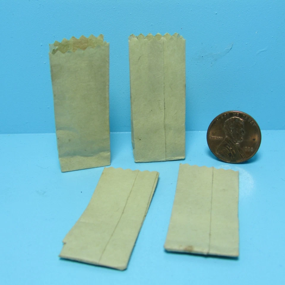 Juego de 4 bolsas de papel pequeñas en miniatura para casa de muñecas ideales para tienda o mercado IM65215 Foto 1 de 1