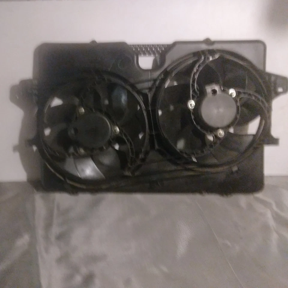 Радиатор двойной вентилятор охлаждения в сборе для 08-12 Ford Escape Mercury Mariner 3,0 л V6 - Изображение 1 из 4