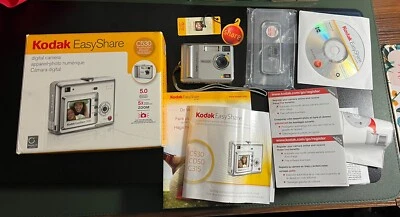 Kodak EasyShare C530 5.0MP Silver Digital Camera For Parts - Image 1 of 4