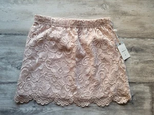 FOREVER 21 kurzer Minirock Spitze rosa Stretch S klein Party Tanz Wohnheim Schule - Bild 1 von 1