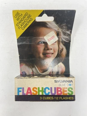 Flashcubes Sylvania Blue Dot vintage - Paquete de 3 cubos / 12 flashes - Nuevo de Lote Antiguo Foto 1 de 4