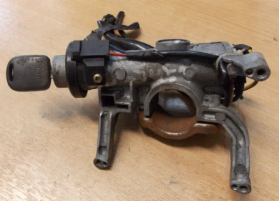 GENUINO 1997-2003 SUZUKI SWIFT BARRIL DE ENCENDIDO CON LLAVE 316450 Foto 1 de 3