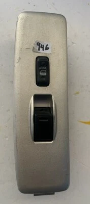 Interruptor de bloqueo eléctrico del lado derecho del pasajero SCION XB 2004-2006 con bisel moldura OEM  Foto 1 de 3