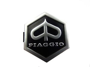 VESPA PIAGGIO HORNCAST HEXAGONAL BADGE PX EFL T5 PLASTIC BLACK NEW