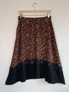 NUEVO CON ETIQUETAS Falda Pañuelo Midi Estampado Animal Hush y Encaje Negro Talla 12 PVP £69 - Imagen 1 de 7
