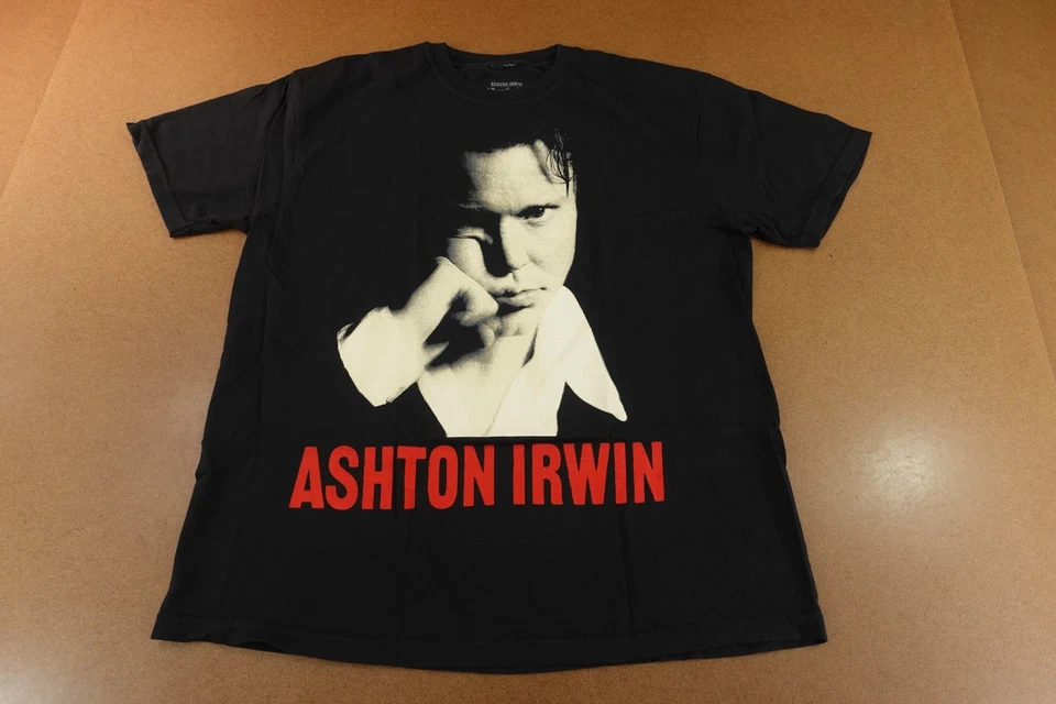 Футболка графическая Ashton Irwin Blood On The Drums размер XL черная хлопковая с коротким рукавом - Изображение 1 из 4