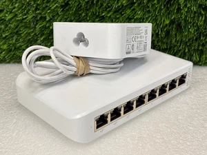 Pre Owned | Ubiquiti USW-Lite-8-PoE Managed PoE Switch - White w/ Power Adapter - Afbeelding 1 van 14