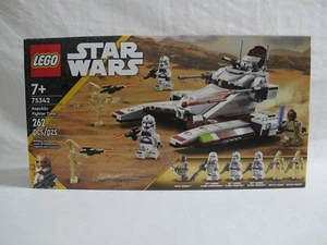 LEGO Star Wars 75342 Republic Fighter Tank Building Set - Brand New - Fast Ship! - Picture 1 of 6