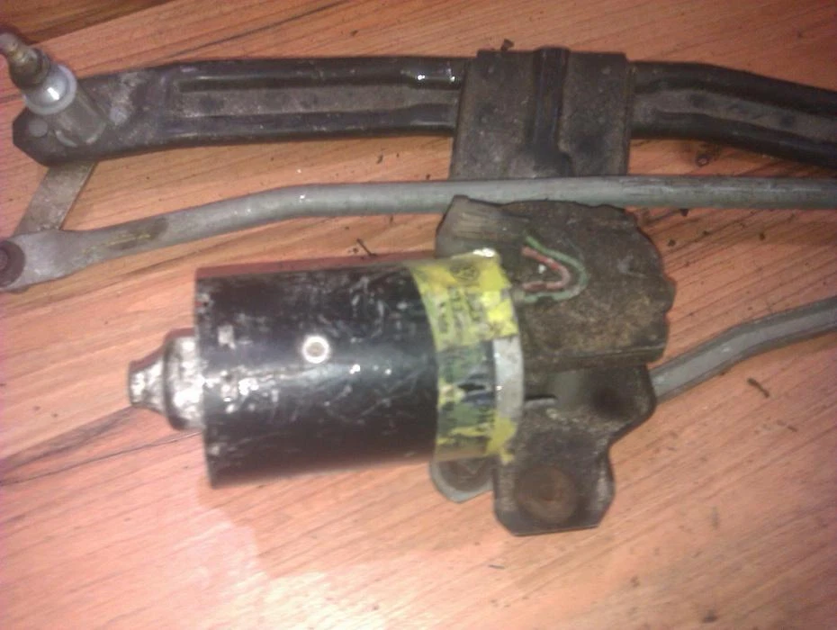 Motor limpiaparabrisas delantero Volkswagen Passat 1996 358955113, #66470-55 Foto 1 de 1