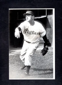 Jim Konstanty pitching motion 1957 Press Photo Philadelphia Phillies - Picture 1 of 2