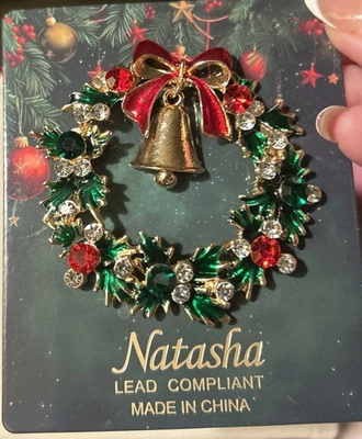Natasha Gold Tone Xmas Wreat w/Bow Brooch Pin Red Green Crystal Rhinestones~NWT! - Image 1 of 4