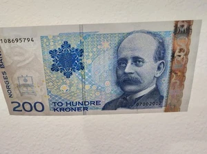 Norway Norges Bank 2002 200 coronas **1er Sig.** ((GEMA SIN CIRCULAR)) - Imagen 1 de 4