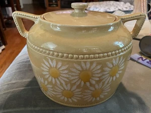 St Joseph BCE Beauce Pottery Daisies Canada Vintage Pot Lidded 3105 - Picture 1 of 12