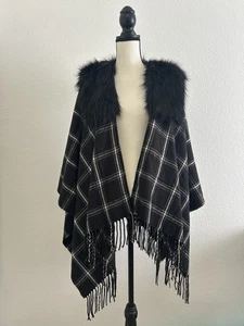 NEU J.CREW Cape mit schwarzem Kunstfellkragen kariert schwarz/weiß ONE SIZE - Bild 1 von 11