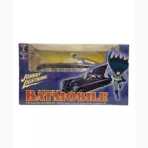 Top Mint JOHNNY LIGHTNING Batman BATMOBILE 1/24 JAPAN - Picture 1 of 8