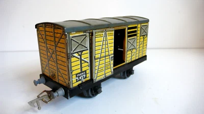 TRAINS JEP "O"  WAGON COUVERT À BOGIES  SNCF TÔLE   Lg 17 cm  BON ÉTAT  1933/51 - Imagen 1 de 4