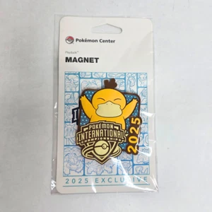 Centro Pokémon NAIC 2025 Pokemon Internacional Exclusivo Psyduck Imán - NUEVO - Imagen 1 de 4
