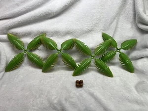 Rainbow High Pool Ersatz Palmenblätter & Kokosnuss (4 Blätter 1 Kokosnuss) - Bild 1 von 4