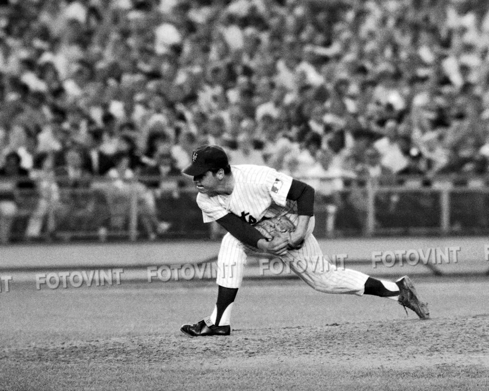 TOM SEAVER Photo Picture NEW YORK METS NY Baseball 8x10 11x14 or 16x20 (TS6) - Image 1 of 1
