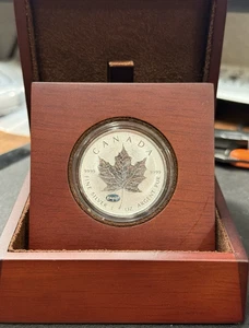 2015 1 Oz 9999 Canada Silver Maple Leaf E=mc² Privy Mark Nice APMEX Wood Display - Picture 1 of 7