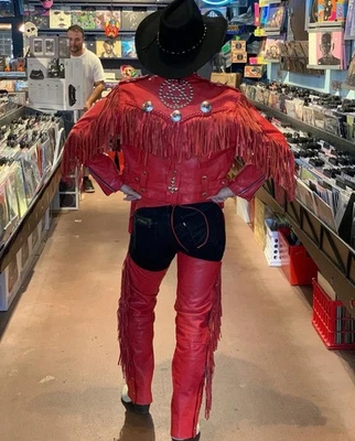 Juego de chaps de chaqueta de cuero rojo Foto 1 de 4