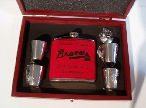 Atlanta Braves 2021 World Series Champions 6 oz red flask with optional display Cover