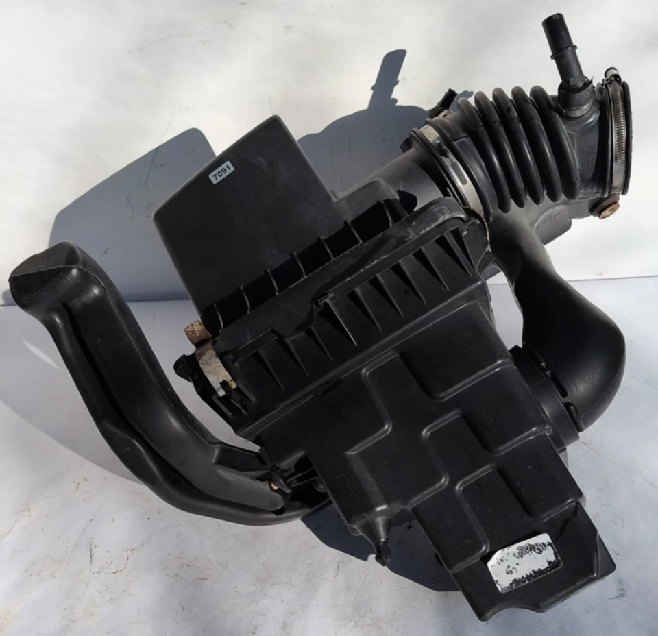 9S43-9C662 Ford Focus Filtro Aire Caja 2008-2011 2.0L Foto 1 de 4