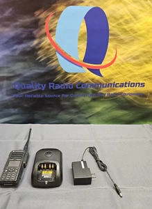 Motorola MotoTRBO XPR7550 UHF 403-512 MHz Two Way Radio AAH56RDN9KA1AN w Charger - Picture 1 of 9