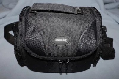 Ultimaxx UM-GB200 Medium Sized Camera Case for Camcoder or Camera - Excellent - Image 1 of 4