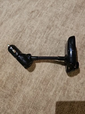 Transmisor FM inalámbrico Bluetooth para automóvil Nulaxy KM18 - negro Foto 1 de 4