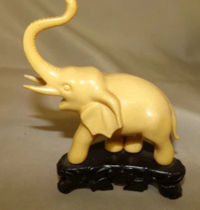 Vita Hartplastik Elefant Figur Hong Kong Mid Century - Bild 1 von 4