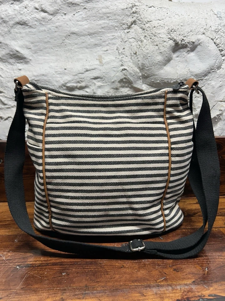 Bolso de mano/correa para el hombro Thirty One de lona a rayas negras/cremas Foto 1 de 4