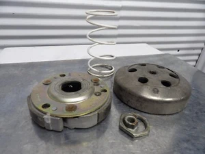 07 Aprilia SR50 secondary pulley centrifugal clutch assembly ap3mda000621 - Picture 1 of 6