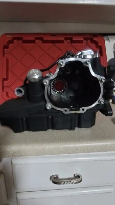 Carcasa de engranaje de transmisión Harley Davidson Road King Street y Electra Glide Foto 1 de 4
