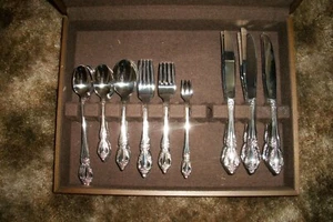 Onieda Raphael Stainless Steel Flatware Set of 12 Silverware Never used - Picture 1 of 6
