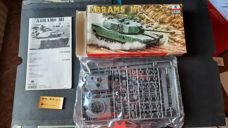 ABRAMS M1 Esci 8070 Modellismo Militare 1/72 Carro armato Panzer U.S. ARMY - Immagine 1 di 3