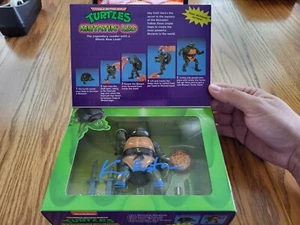 Playmates Toys TMNT Mutatin' Leo (Leonardo) - Signed by K. Eastman w/ COA - Picture 1 of 9