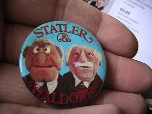 VINTAGE ORIGINAL 70ER JAHRE STATLER UND WALDORF DER MUPPET SHOW PIN ABZEICHEN - Bild 1 von 2