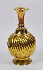 ANTICO VASO IN OTTONE LOTA A PIEDI INDIA 17 ° SECOLO MUGHAL NOTH INDIANO - Foto 1 di 6