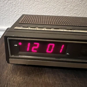 Sears Digital Alarm Radio Clock 317.23210 250 Woodgrain Plastic - Picture 1 of 9