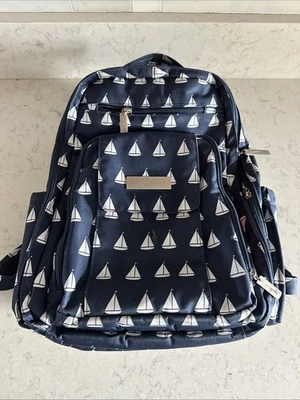 Mochila bolsa de pañales JuJuBe Legacy Coastal Collection azul y blanco veleros Foto 1 de 4