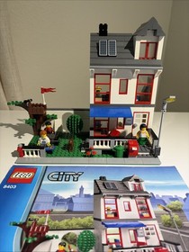 LEGO City House 8403 Special Edition Complete Set w/ Minifigs & Manual