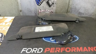 Parasoles convertibles para conductor y pasajero Ford Mustang 1999-2004 OEM Foto 1 de 4