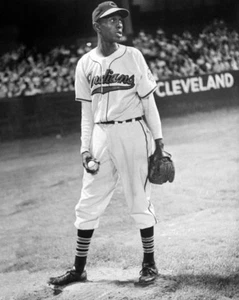 Cleveland Indians SATCHEL PAIGE Glossy 8x10 Photo Baseball Print Poster HOF 71 - Picture 1 of 1