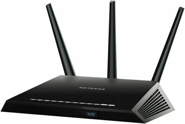 NETGEAR R6900P-100NAS Nighthawk AC1900 Dual Band WiFi Router - Image 1 of 1