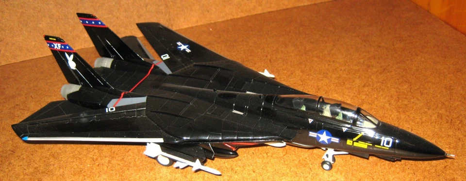 Franklin Mint; Armadura; 98041; F-14 “Black Bunny” VX 4 EVALUADORES EE. UU. MARINA 1/48 Foto 1 de 4