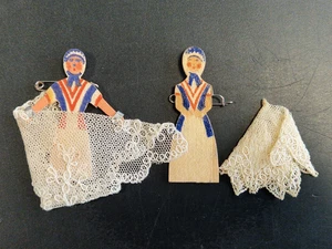 Insignia Winterhilfswerk 1938 Vogtlanderin con pañuelo de encaje ambos Var. (505) - Imagen 1 de 2